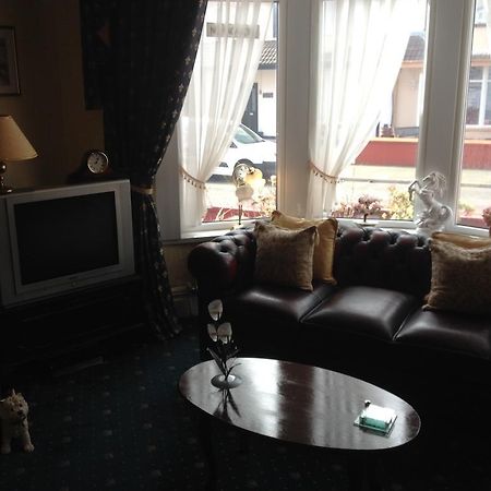 The Mackintosh Guest Accommodation แบล็คพูล ภายนอก รูปภาพ