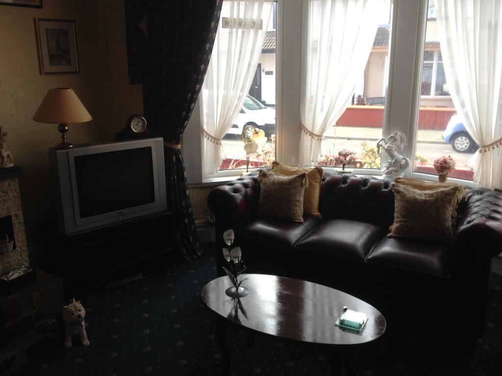 The Mackintosh Guest Accommodation แบล็คพูล ภายนอก รูปภาพ