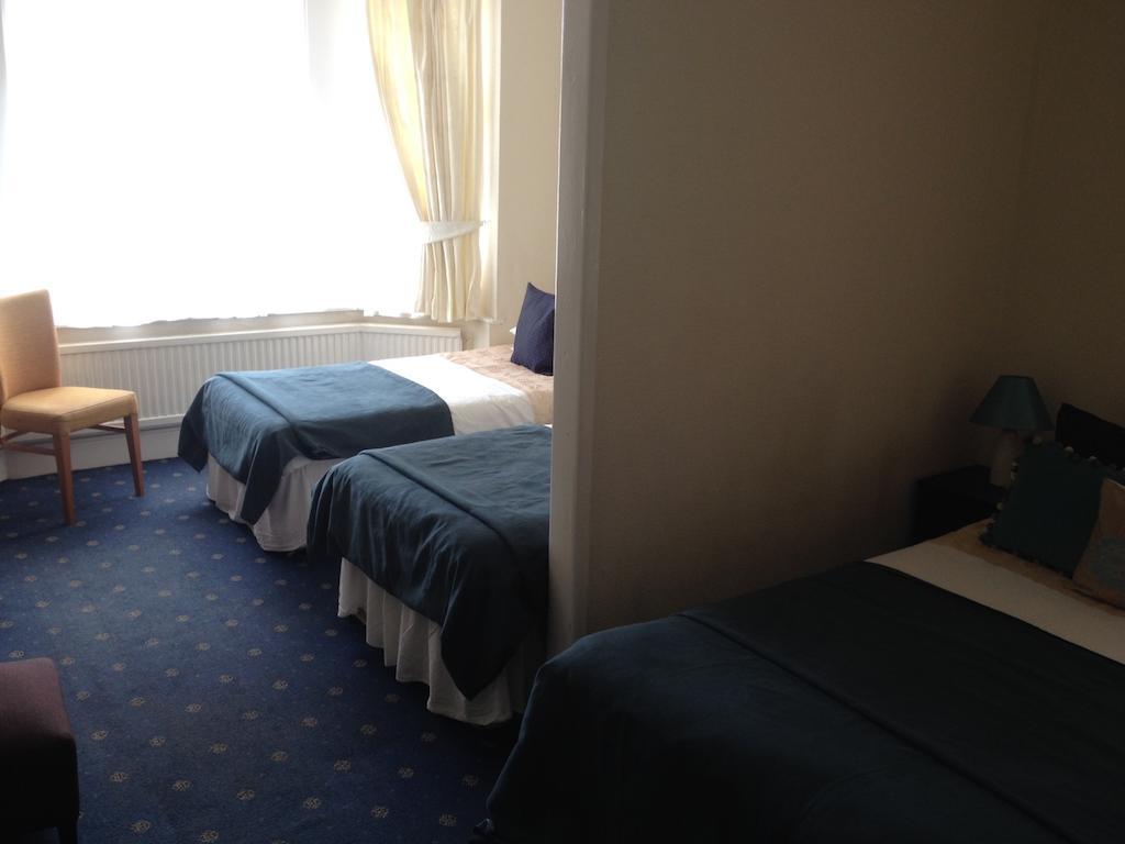 The Mackintosh Guest Accommodation แบล็คพูล ภายนอก รูปภาพ